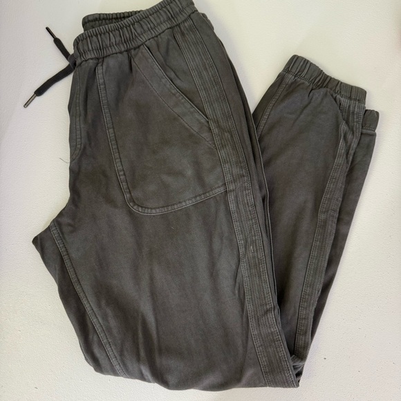 Athleta FARALLON Joggers Pants in Green Size 0 - Picture 4 of 9